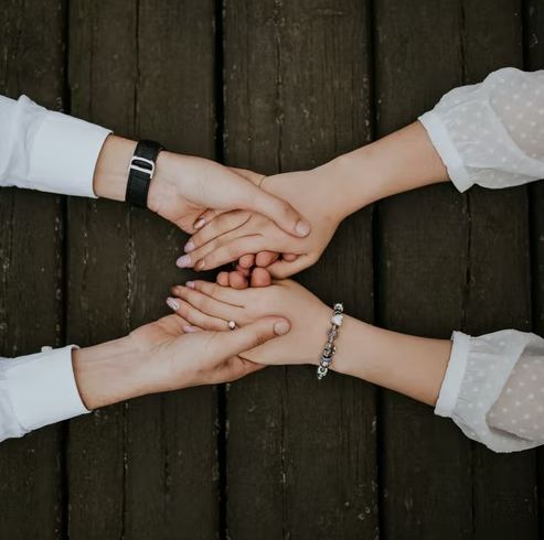 online couples counseling and relationship therapist for healthy relationship and best friendship.